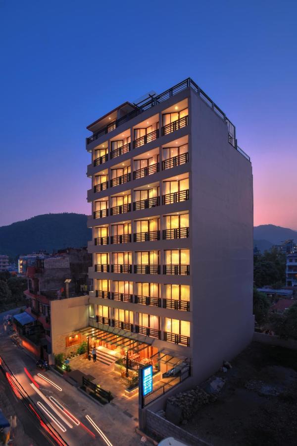 Hotel Aabas Pokhara By Barahi Hospitality Esterno foto