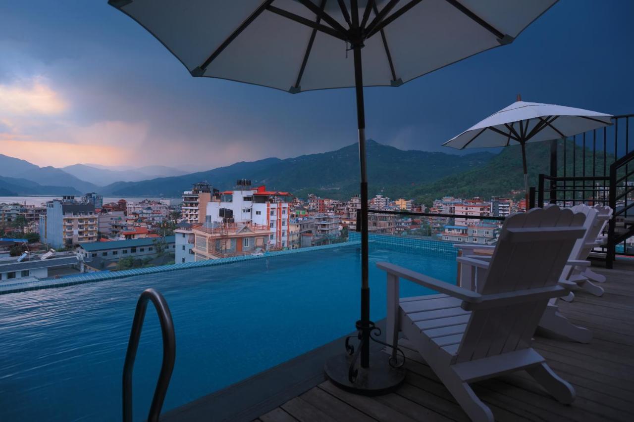 Hotel Aabas Pokhara By Barahi Hospitality Esterno foto