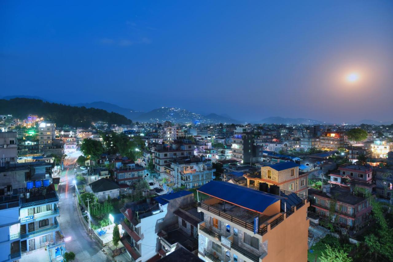 Hotel Aabas Pokhara By Barahi Hospitality Esterno foto