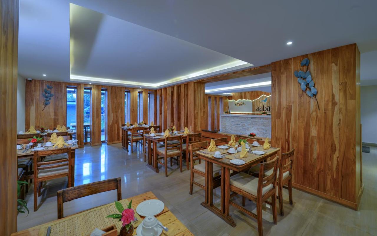 Hotel Aabas Pokhara By Barahi Hospitality Esterno foto